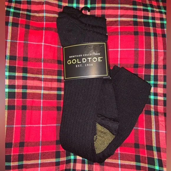 green emerald velvet dress Amazon.com: GOLDTOE Men's Canterbury Over-The-Calf Dress Socks, 3-Pairs,  Black, Large : Clothing, Shoes & Jewelry